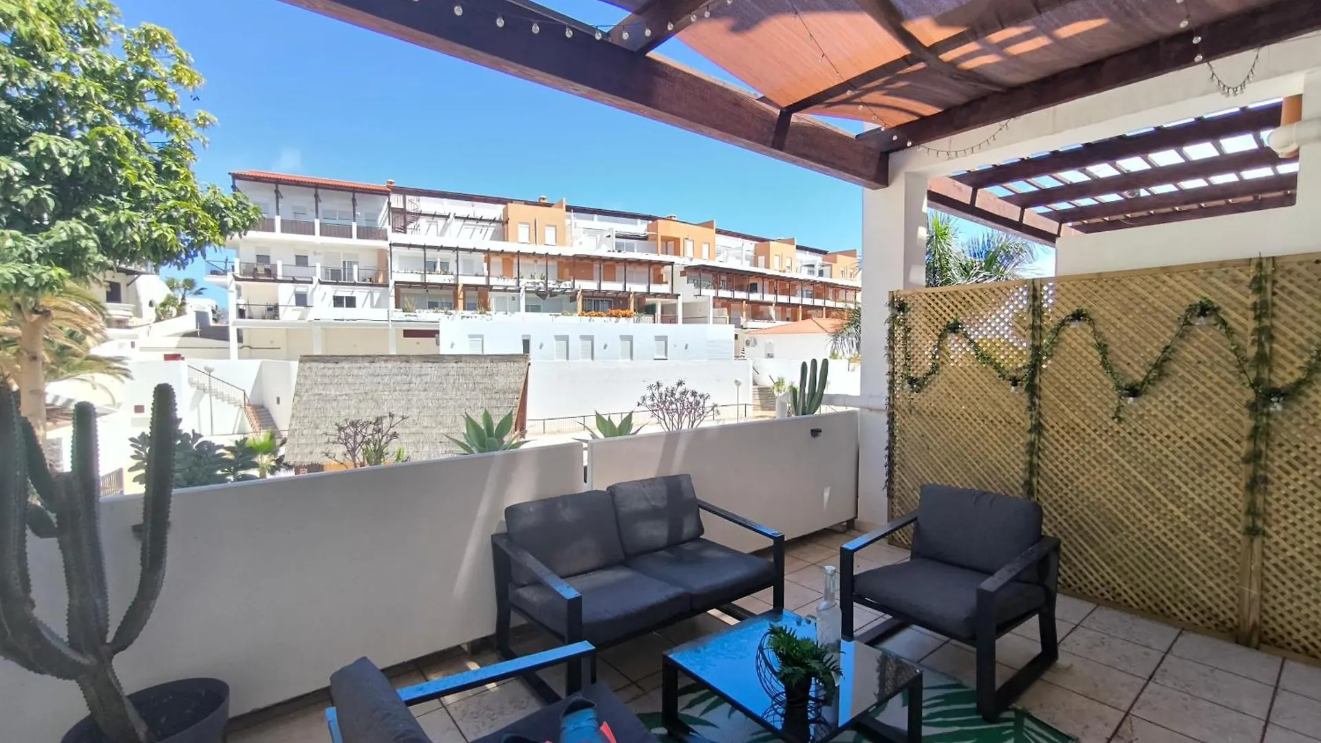Rentenerife Magec Swing & Sun Amarilla Golf San Miguel de Abona